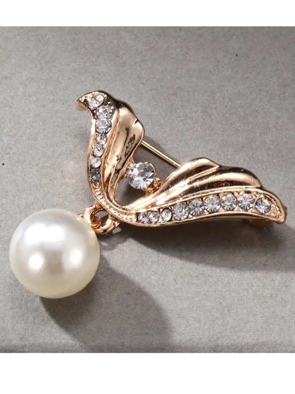 Gold Pearl and Crystal Leaf Brooch - Elegant Women’s Jewelry